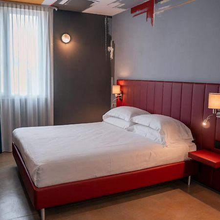 K Modern Hotel Peschiera del Garda Exteriér fotografie