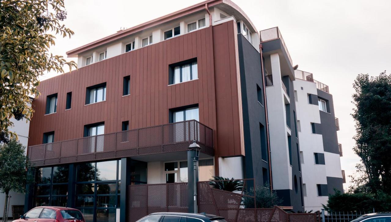 K Modern Hotel Peschiera del Garda Exteriér fotografie