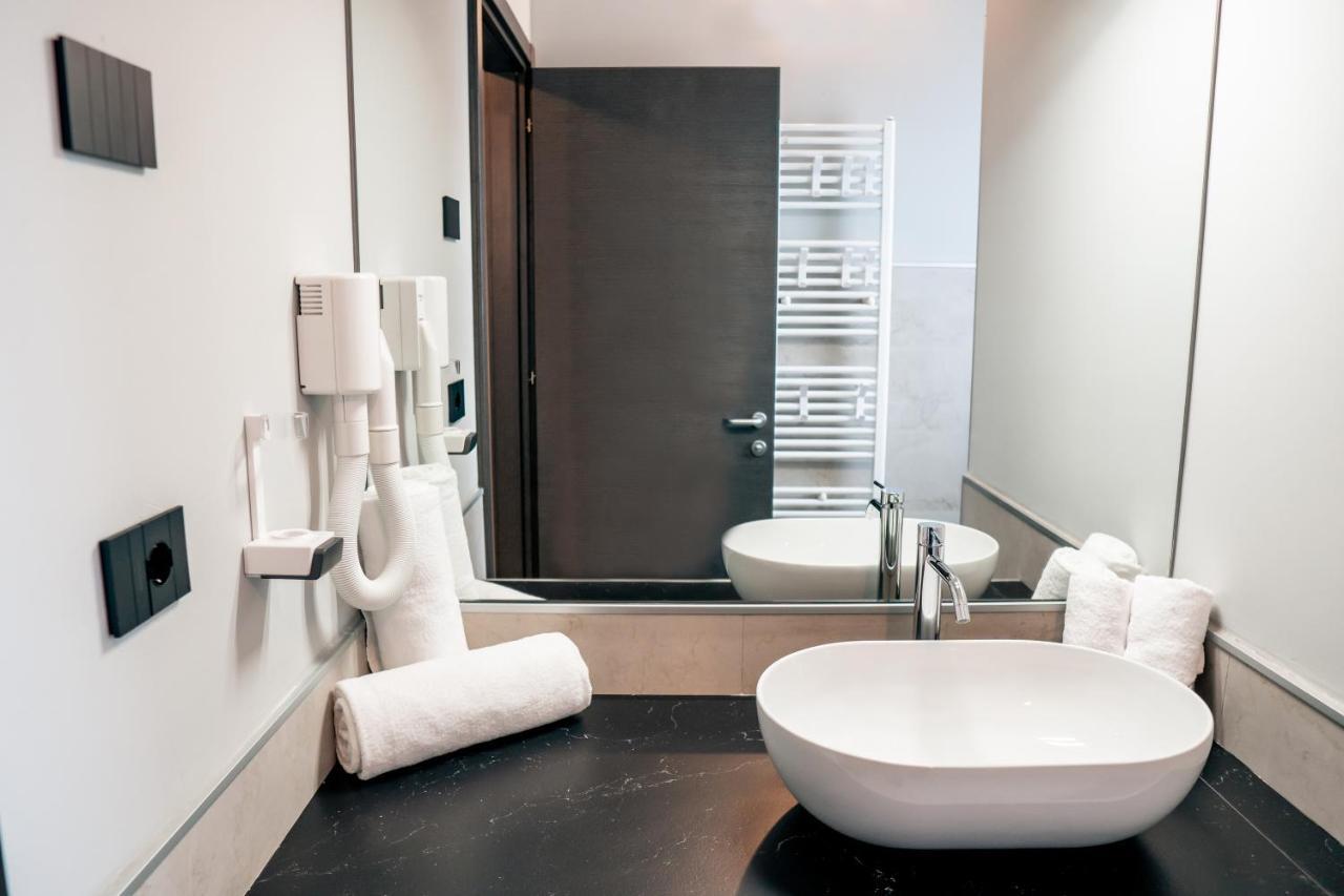 K Modern Hotel Peschiera del Garda Exteriér fotografie